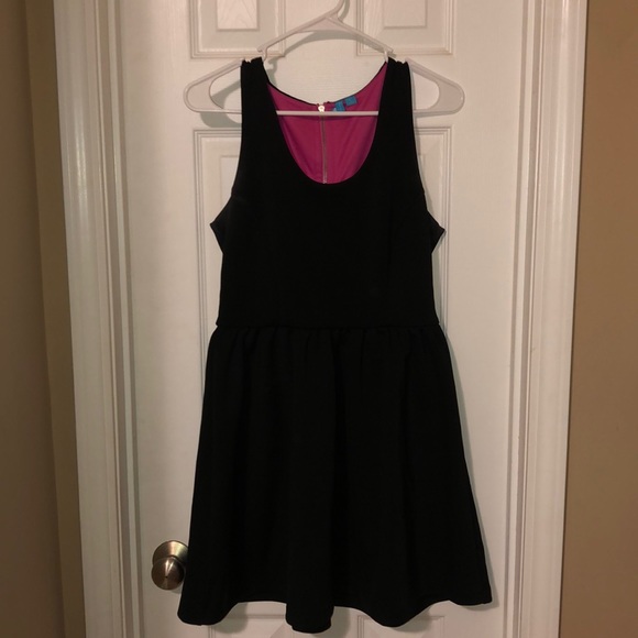 Black dress - Picture 1 of 3